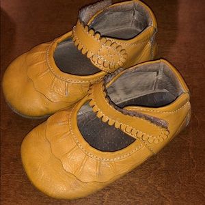 Livie & Luca mustard baby shoes